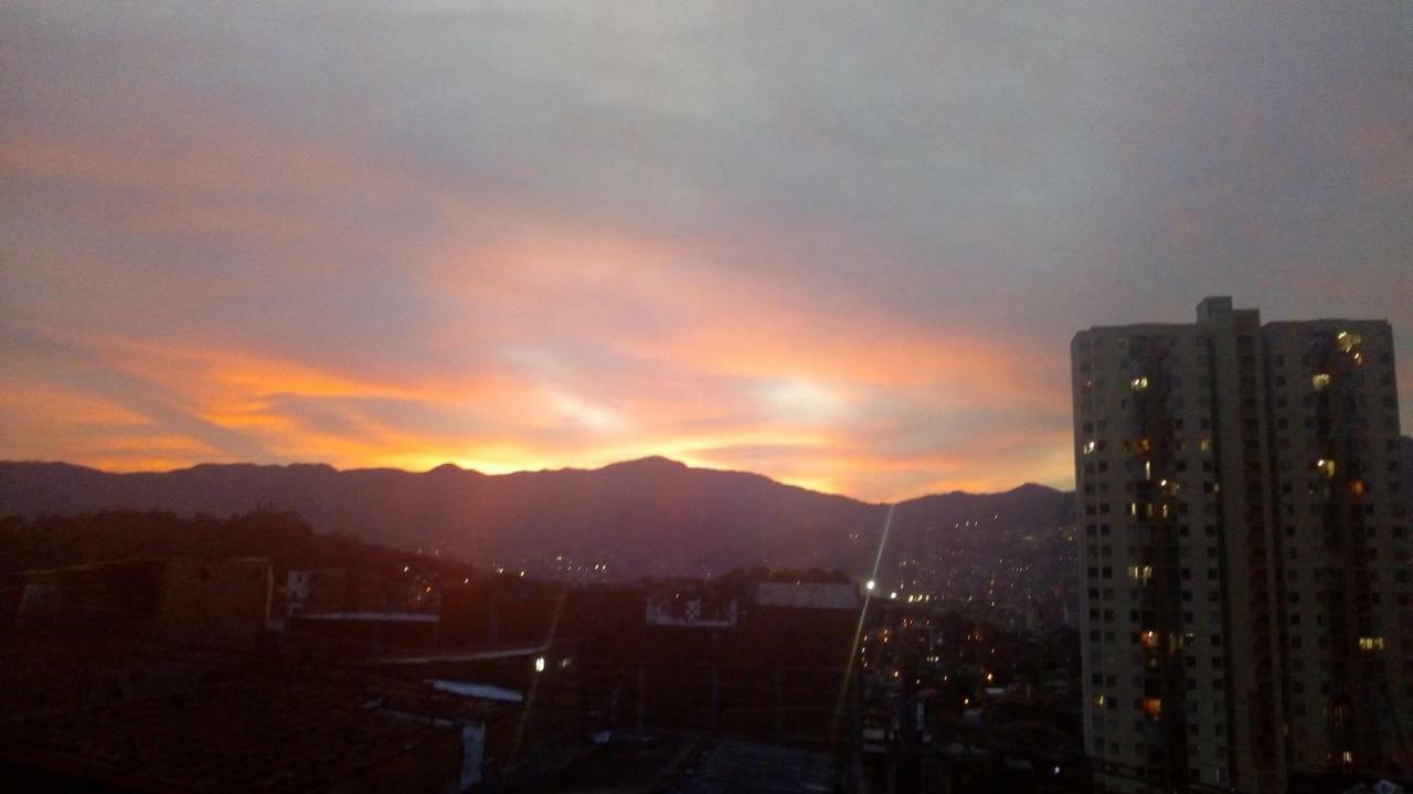 Habitacion Cerca Al Centro Medellín Esterno foto